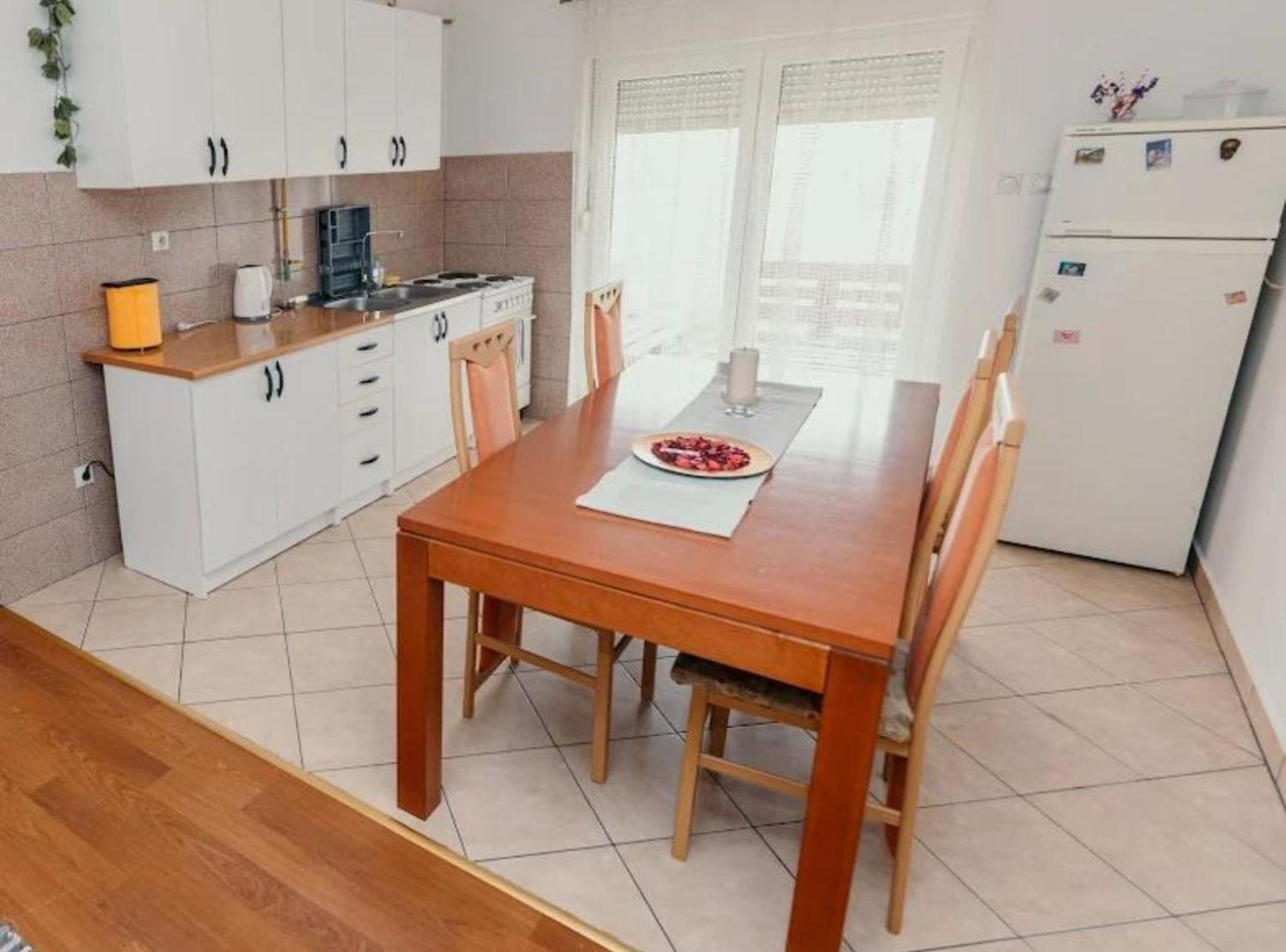 Apartmani Tea I Toni Gradiste Kültér fotó