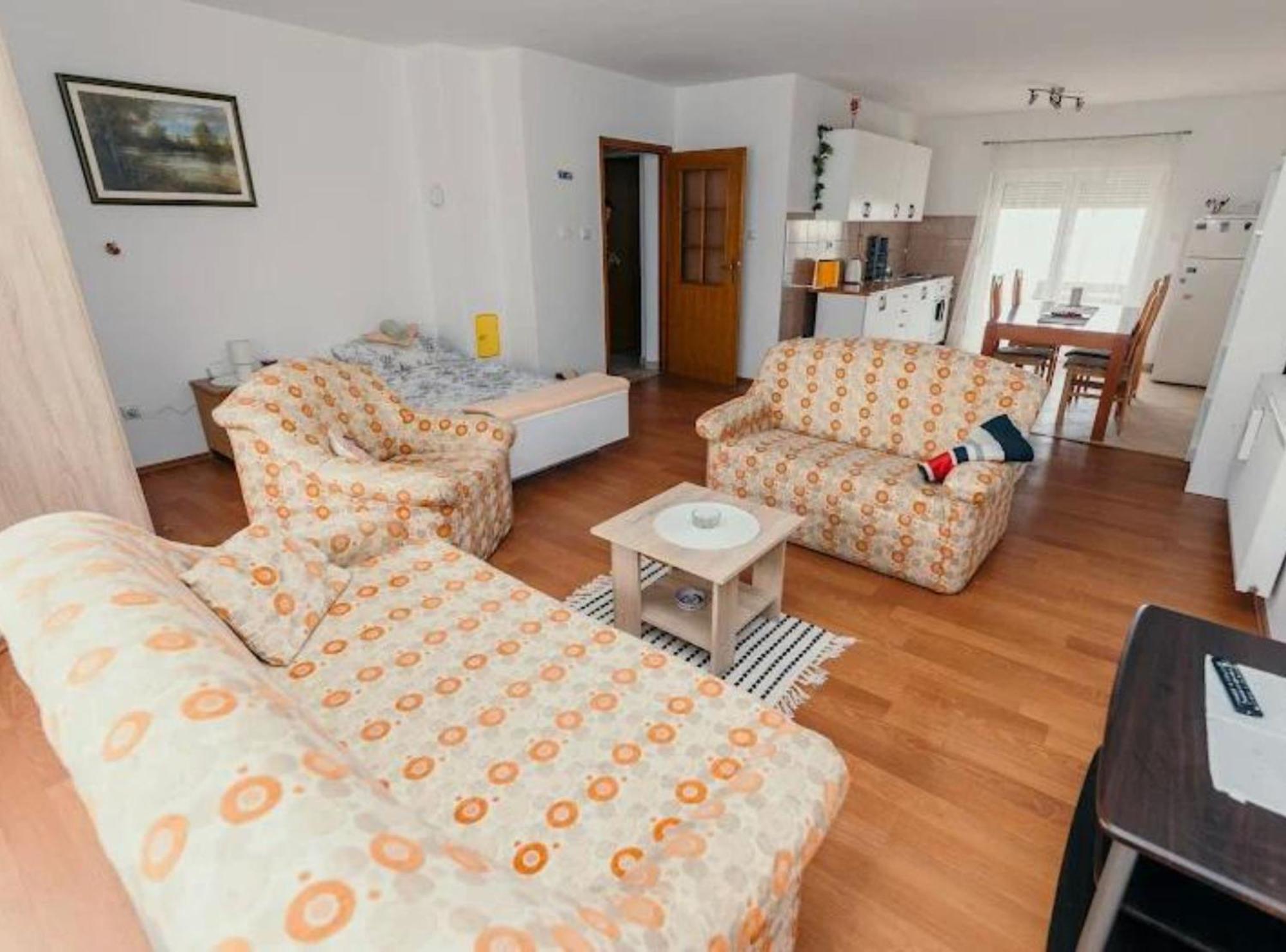 Apartmani Tea I Toni Gradiste Kültér fotó