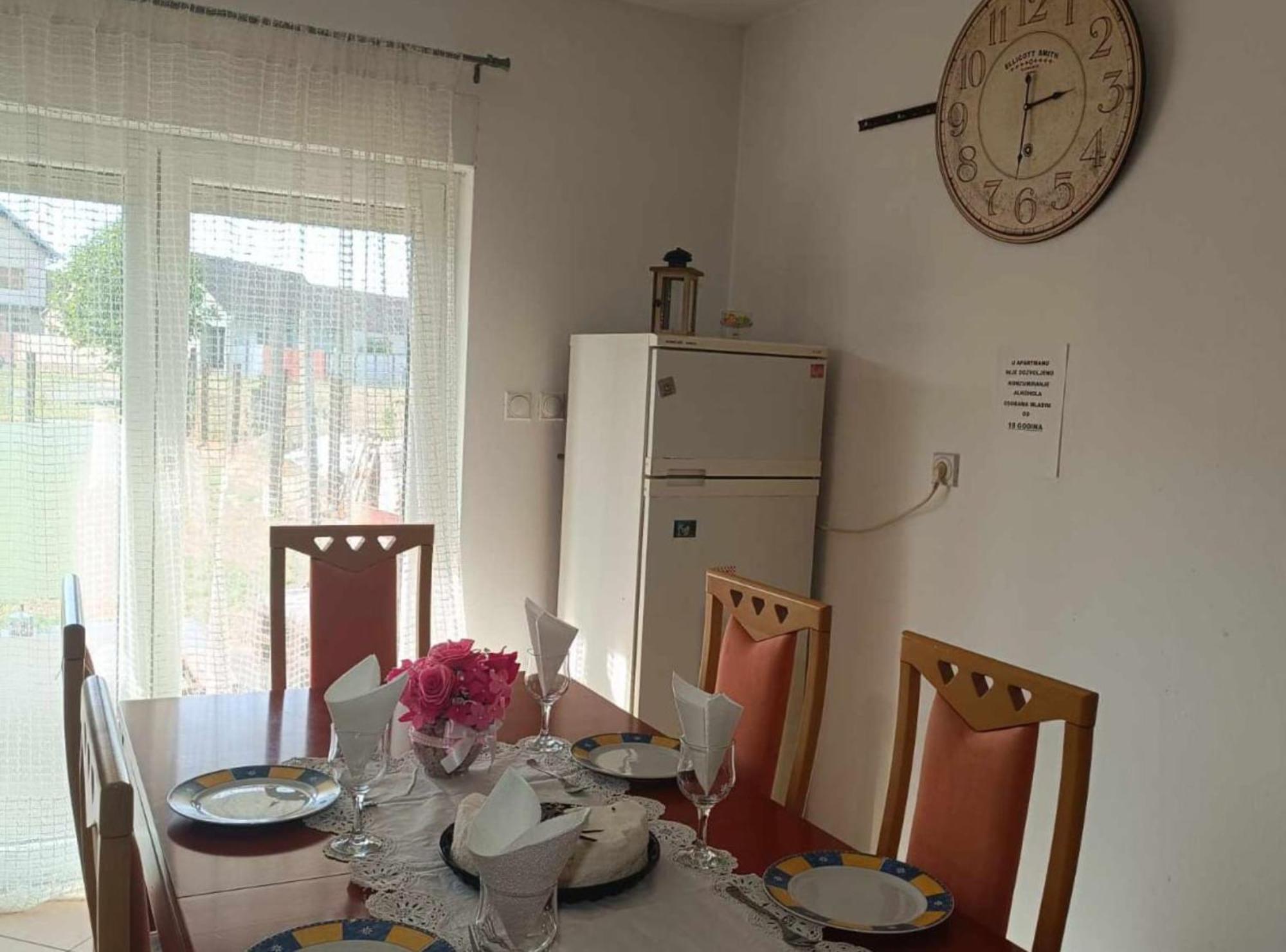 Apartmani Tea I Toni Gradiste Kültér fotó